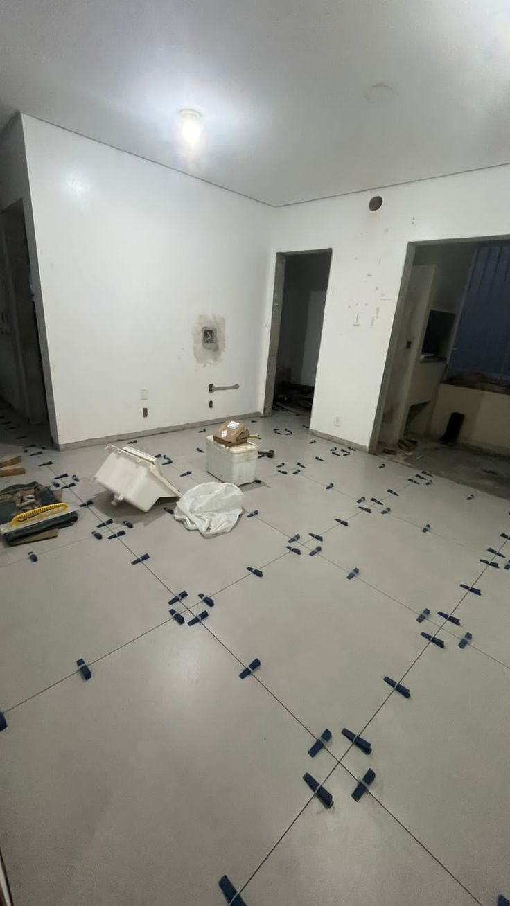 أعمال تركيب البلاط